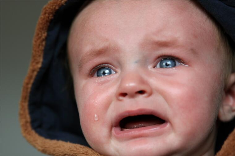 孩子哭闹不是大问题，重要的是父母的处理方式